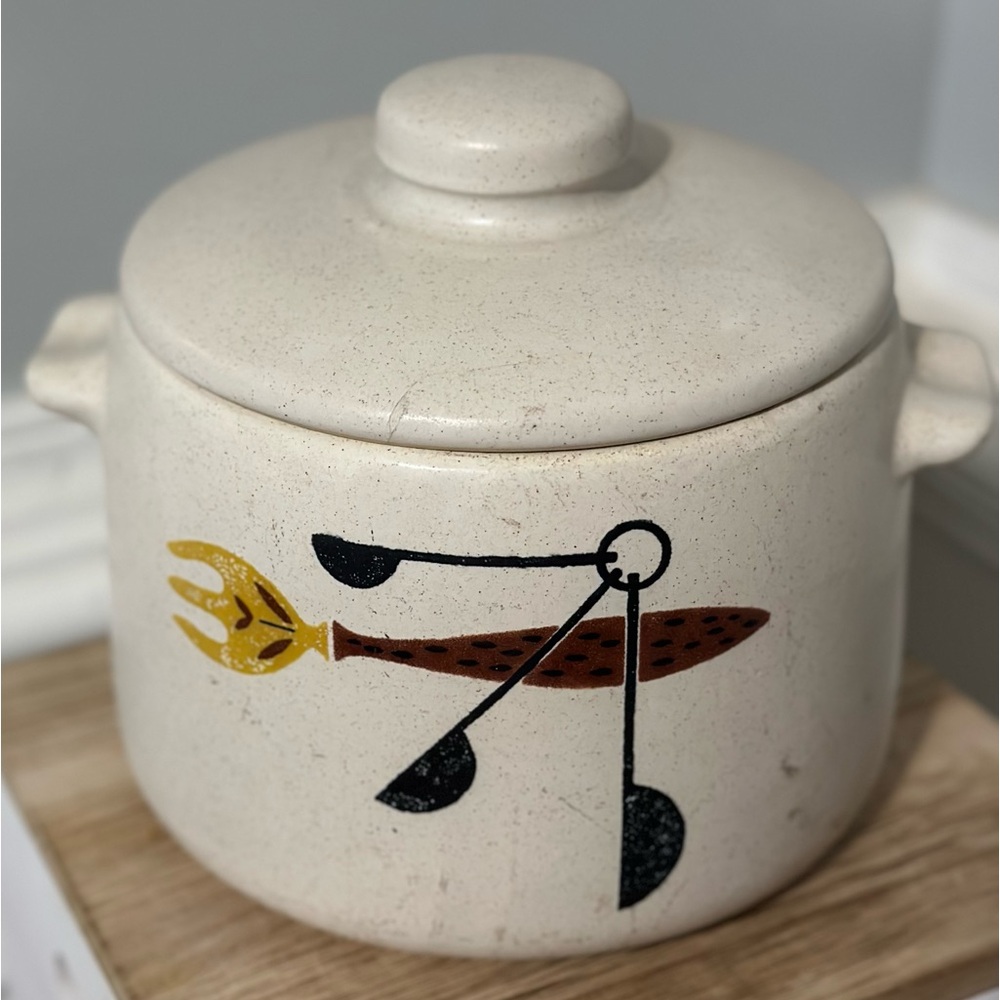 VINTAGE 1960’s West Bend Bean Pot (RARE)
